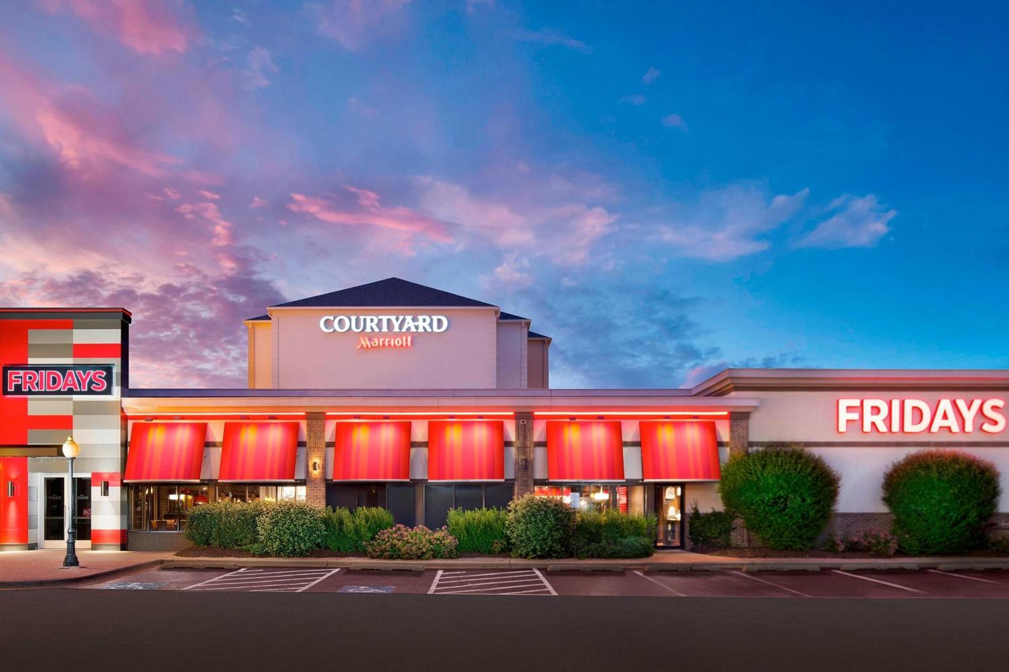 Courtyard Chicago Midway Airport Hotell Bedford Park Exteriör bild