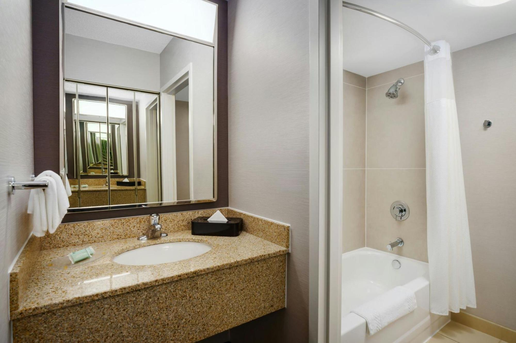 Courtyard Chicago Midway Airport Hotell Bedford Park Exteriör bild
