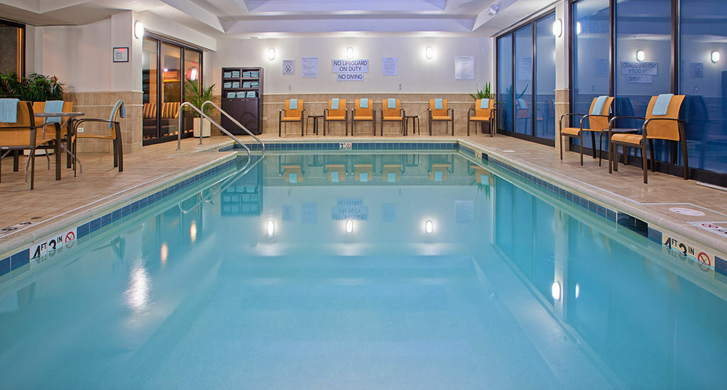 Courtyard Chicago Midway Airport Hotell Bedford Park Exteriör bild